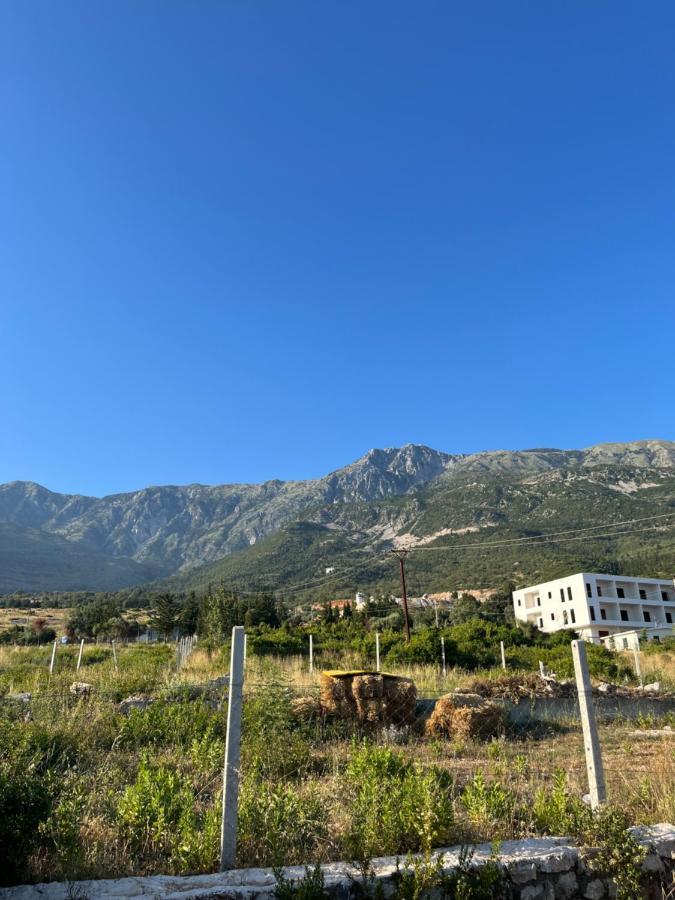 Albanian Garden Hotel Gjilek Eksteriør billede